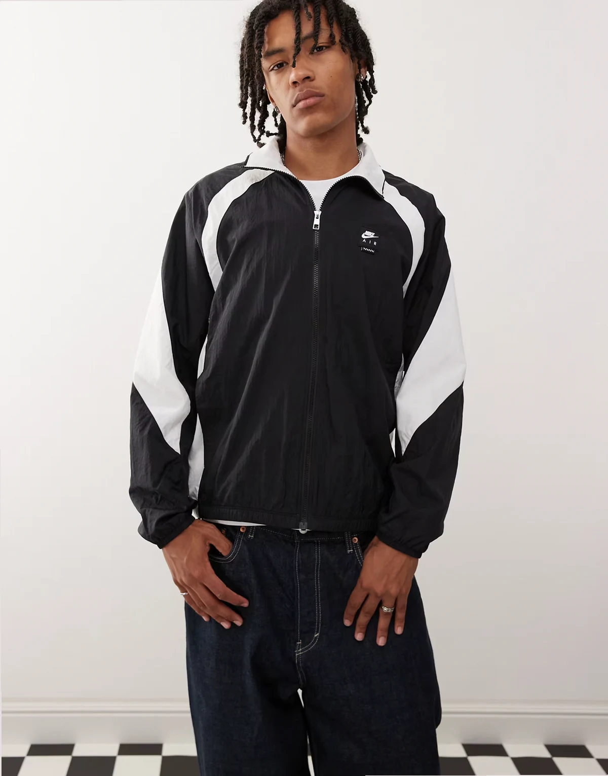 Air woven jacket in black