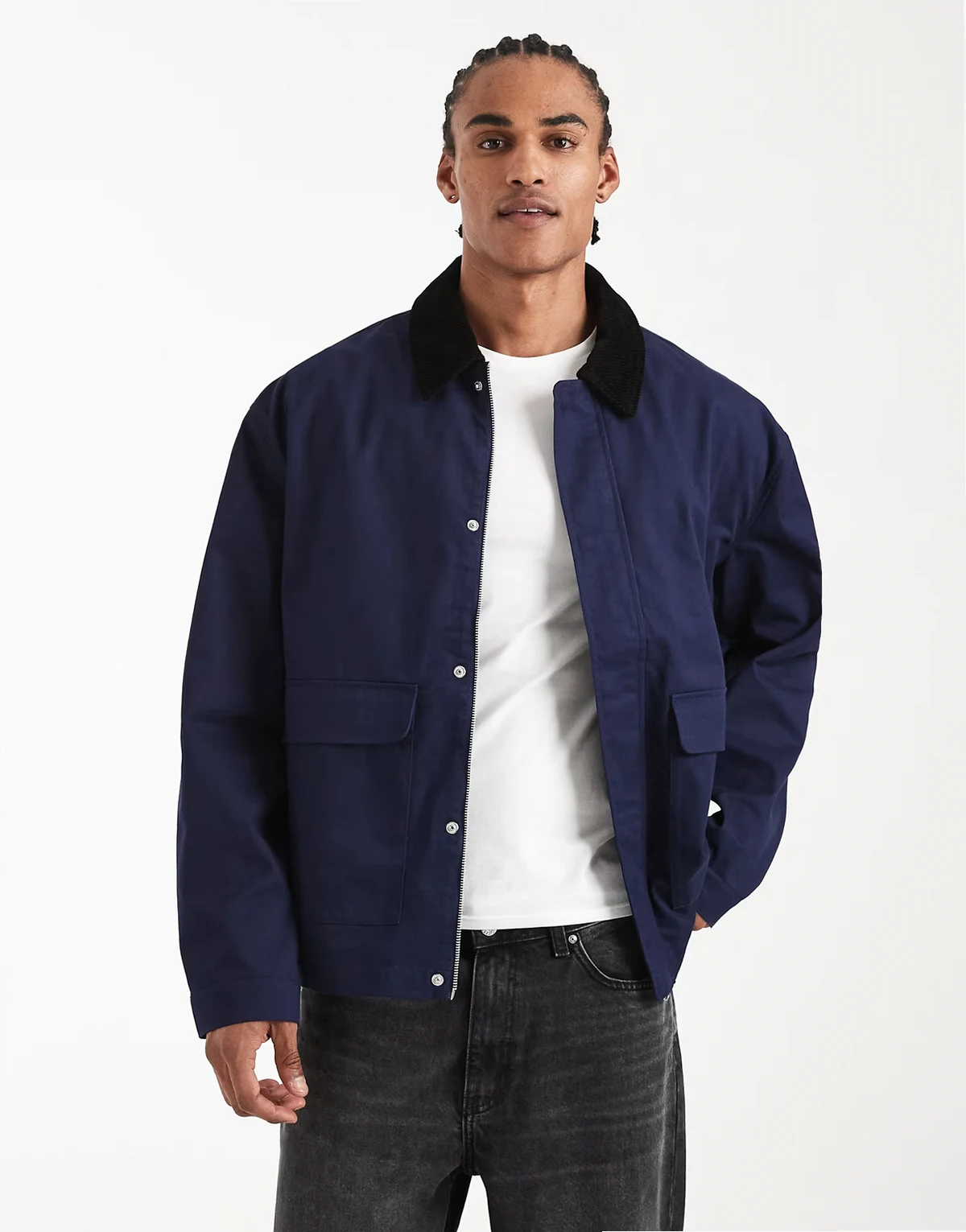 – Barnjacke in Marineblau mit Kontrastkragen