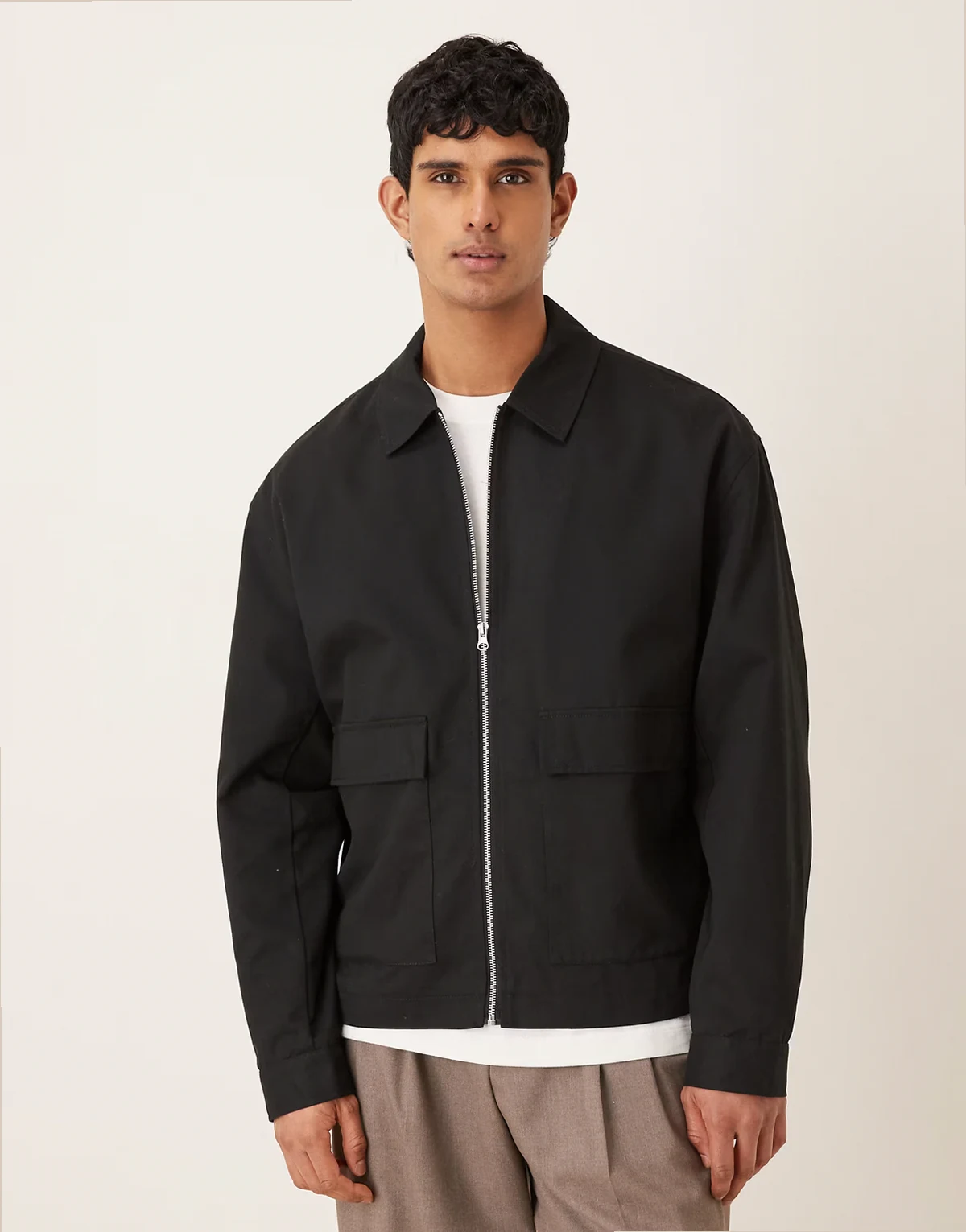 – Schwarze Harrington-Jacke in Oversize-Passform