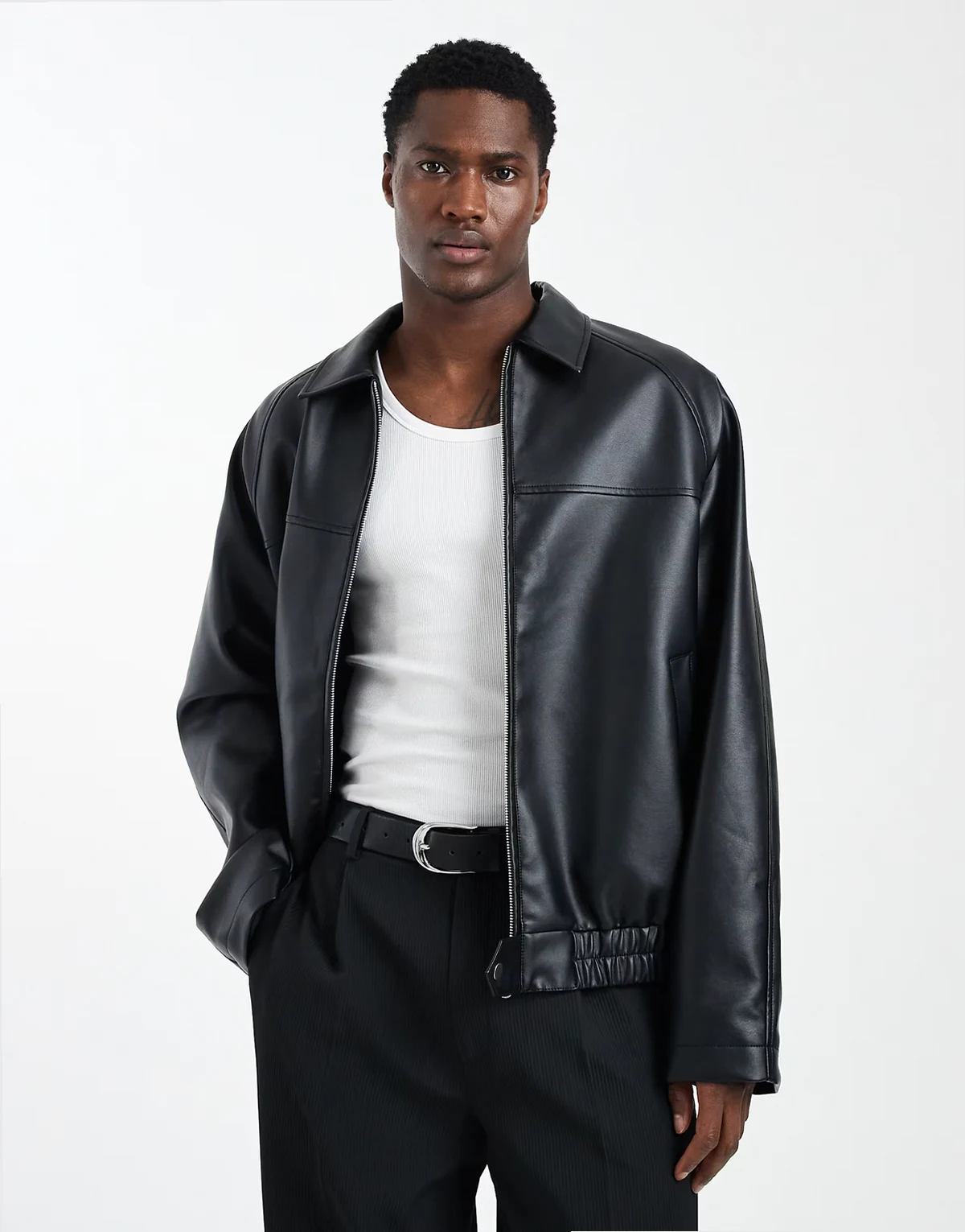 – Oversize-Jacke aus Kunstleder in Schwarz