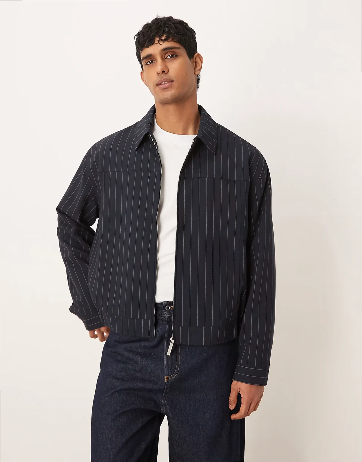 – Elegante Harrington-Jacke in Marineblau mit Nadelstreifen