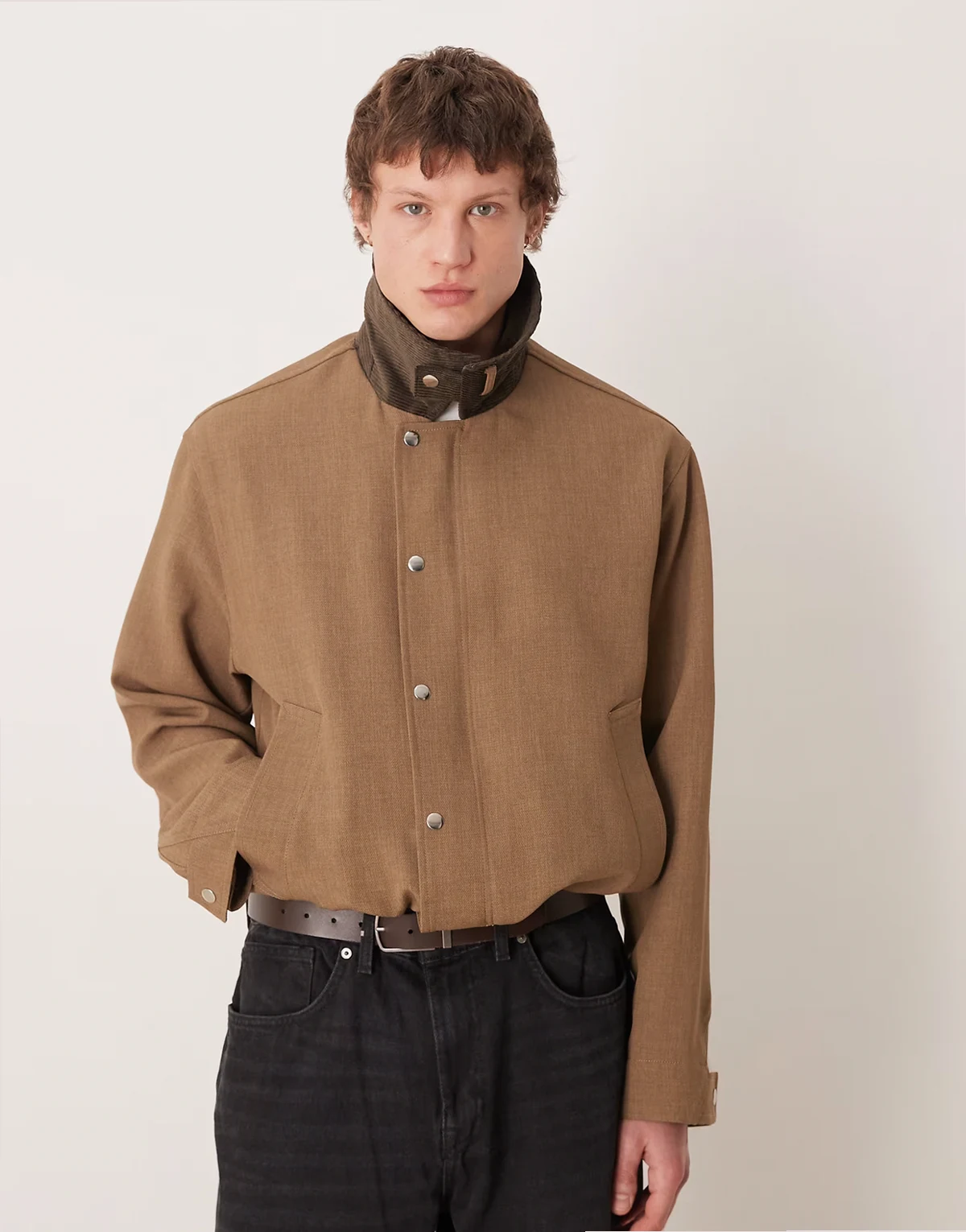 – Harrington-Jacke in Blassbraun mit Kontrast-Kragen