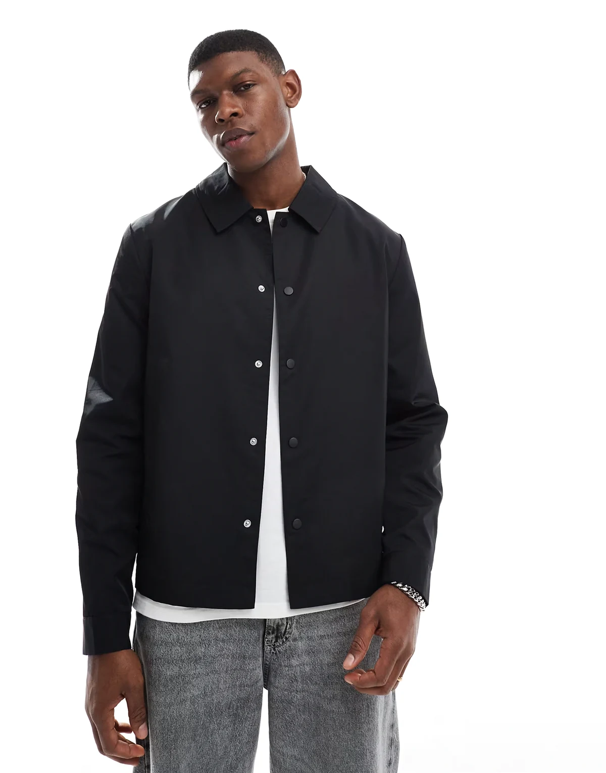 – Leichte Trainerjacke in Schwarz