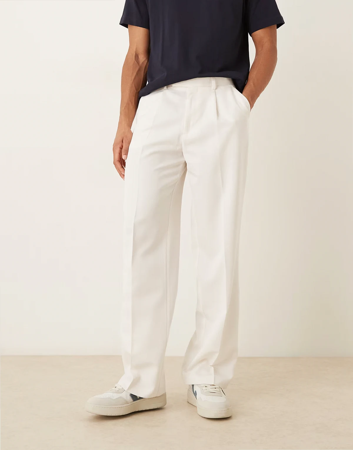 – Elegante Hose in Weiß mit weitem Bein und Bundfalte