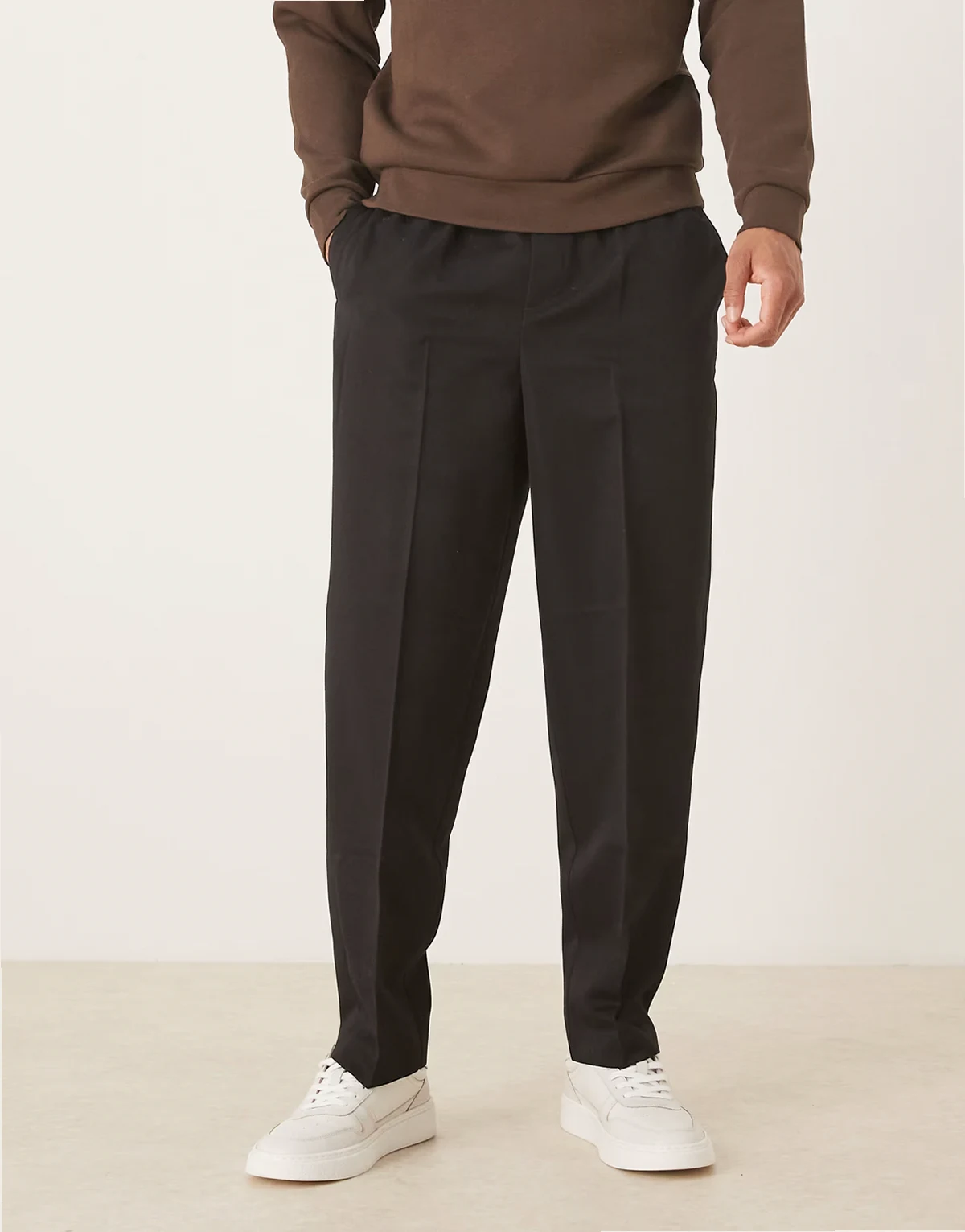 – Elegante, schmal zulaufende Relaxed-Fit-Jogginghose in Schwarz