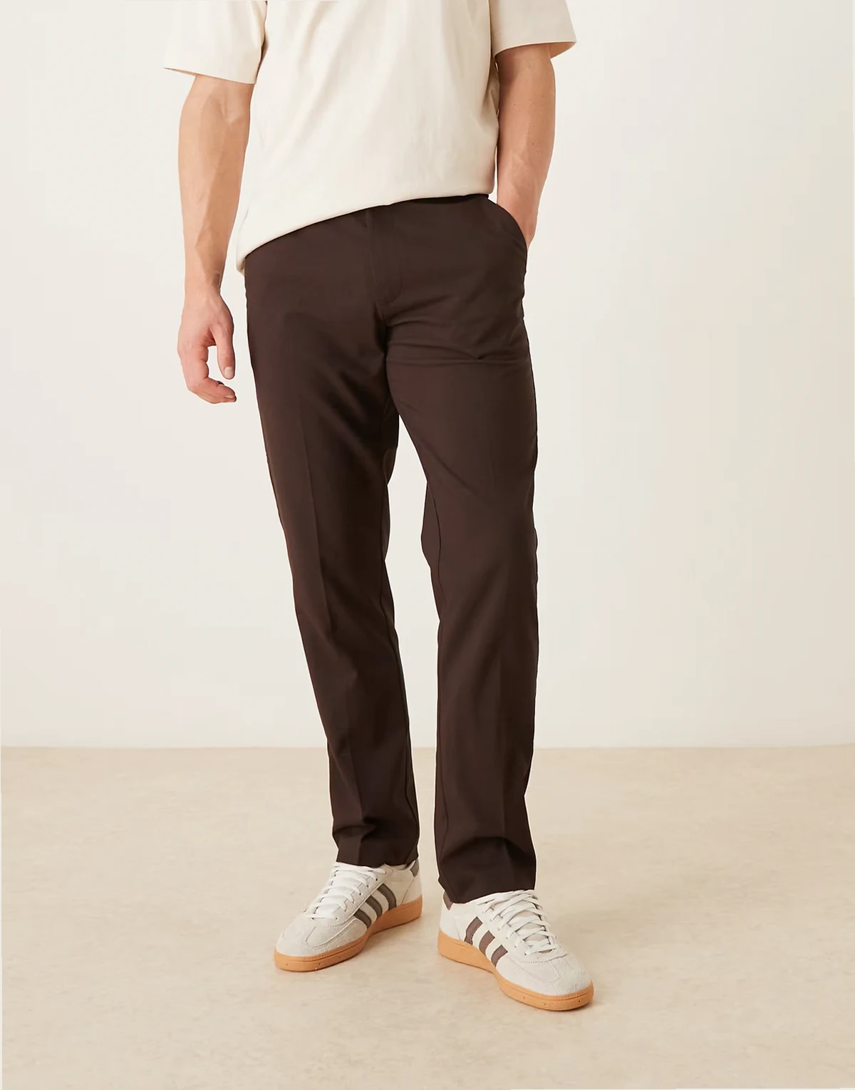 – Elegante schmale Hose in Dunkelbraun