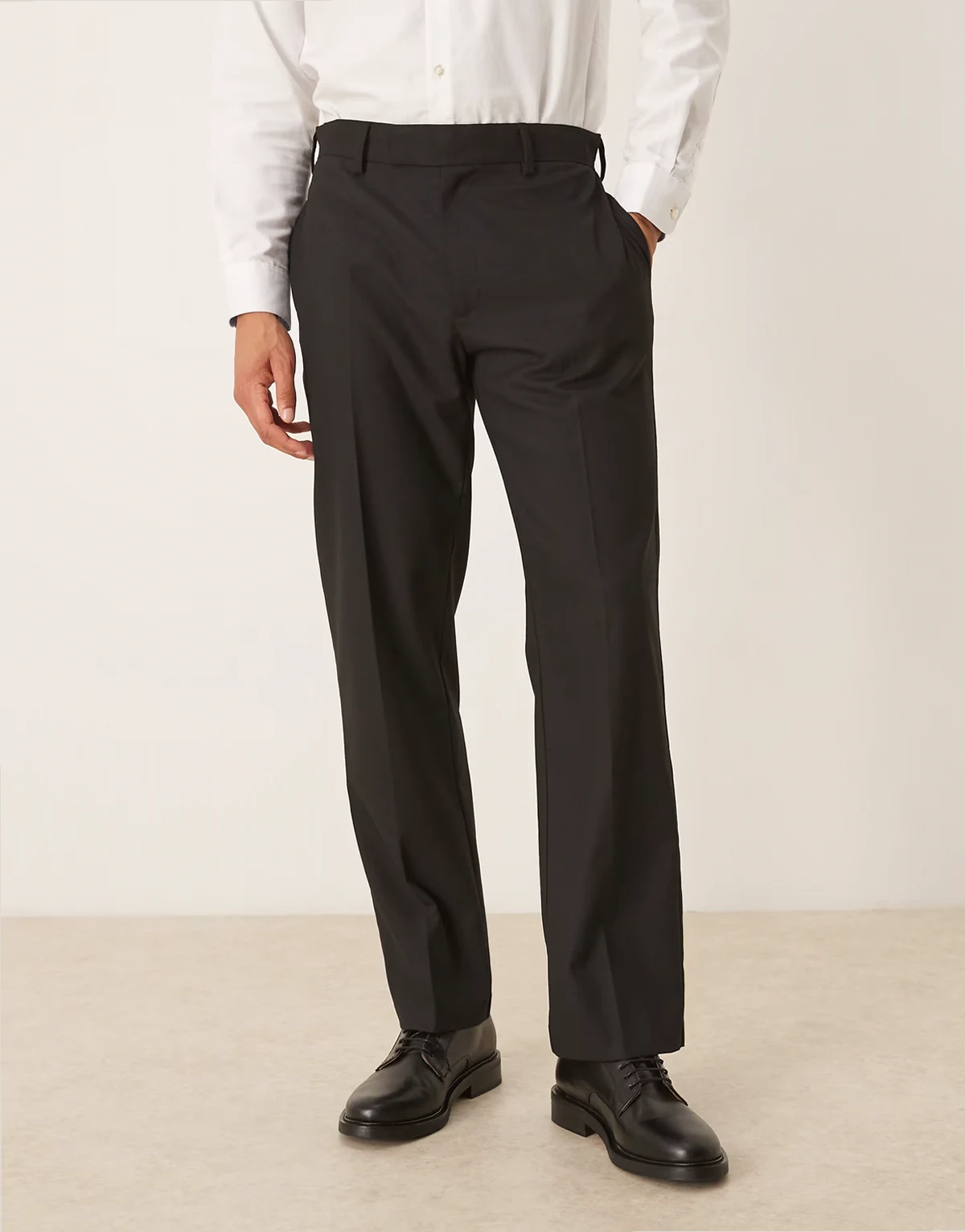 – Elegante, gerade geschnittene Hose in Schwarz