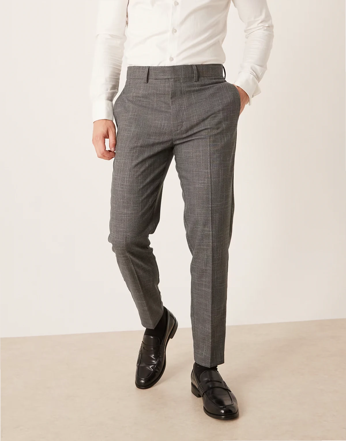 – Elegante, schmal zulaufende Hose in Grau mit Crosshatch-Struktur