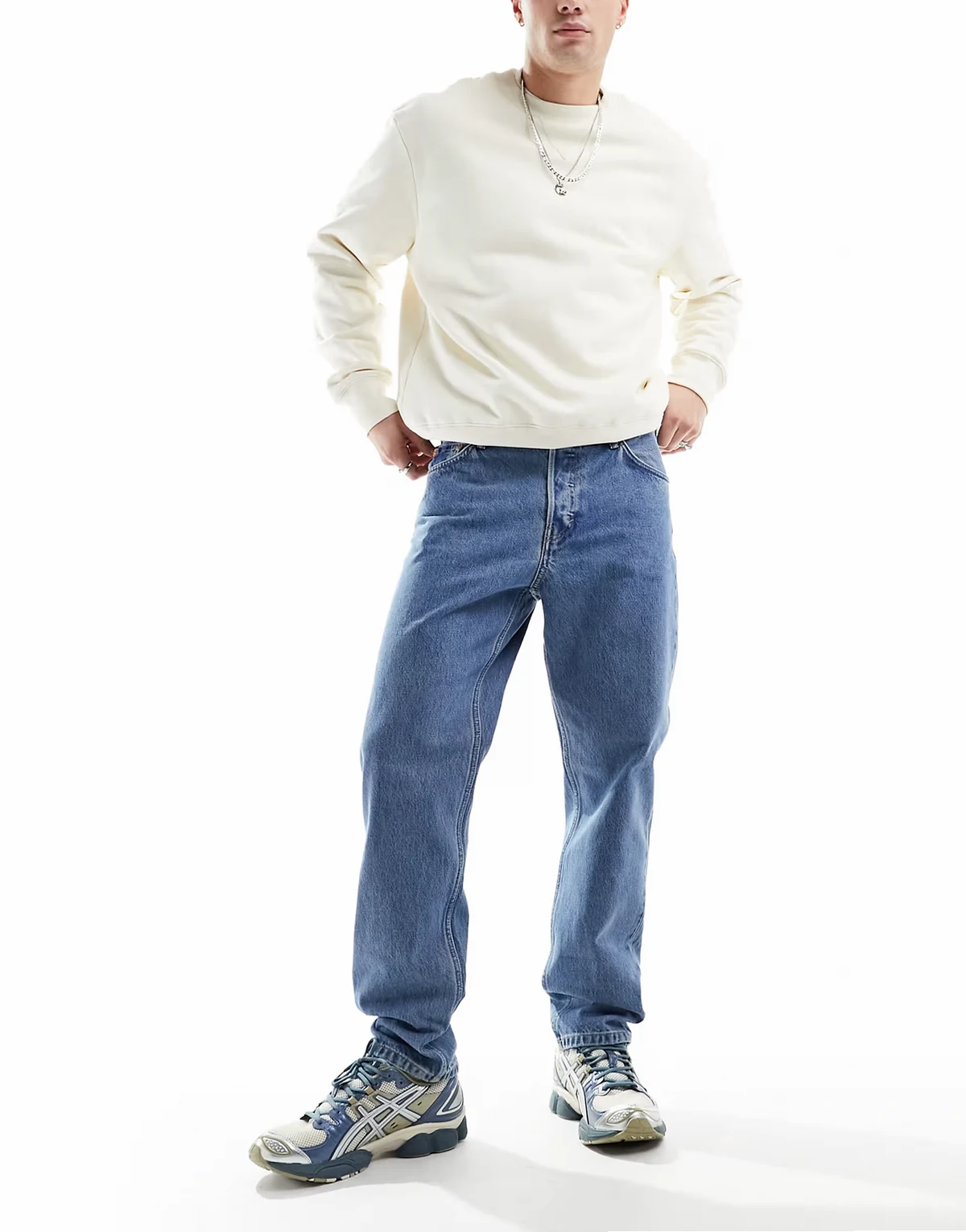 – Barrel – Lockere geschnittene Jeans in Blau mit schmal zulaufendem Bein im Stil der 90er