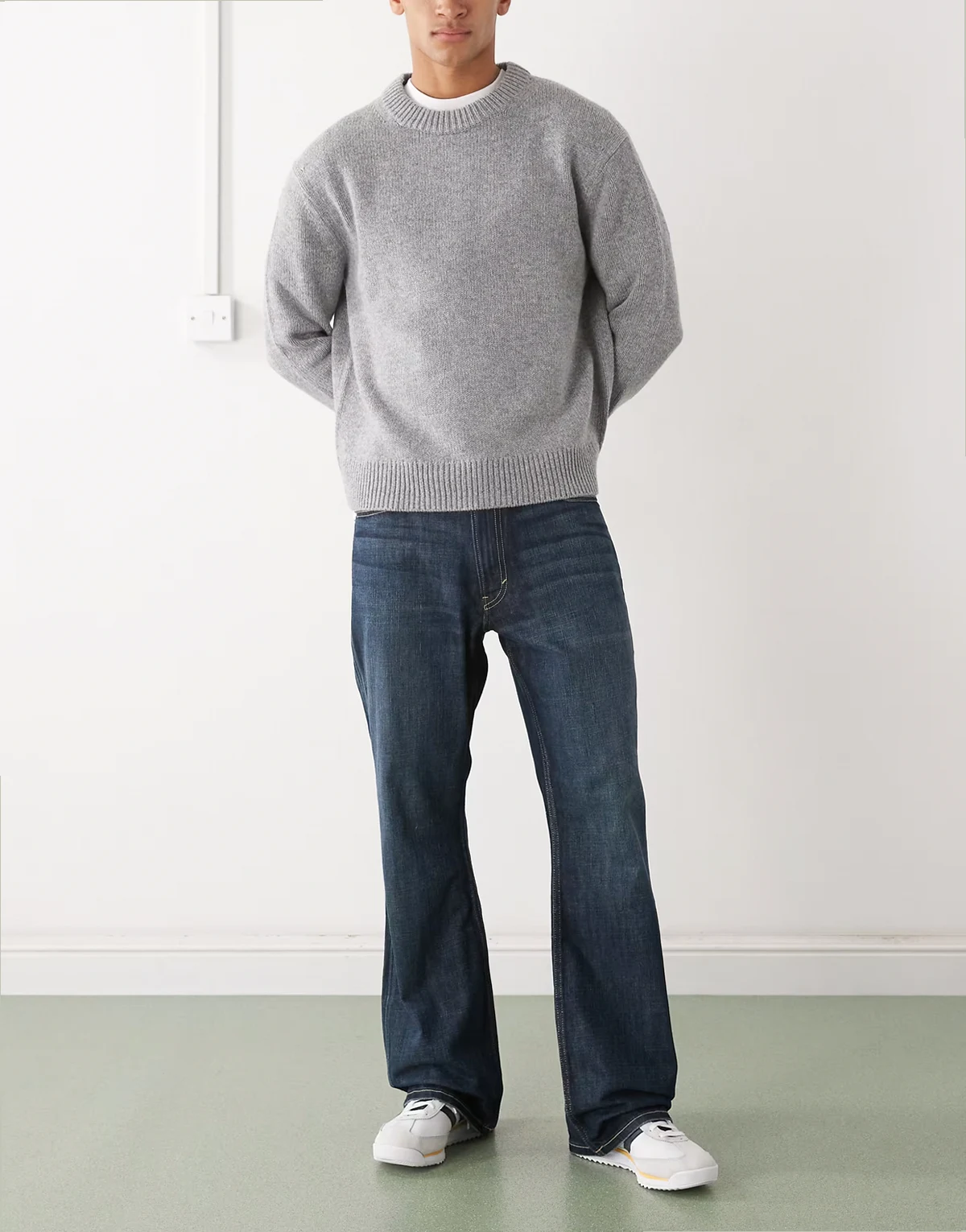 – Mercury – Relaxed Fit Bootcut-Jeans in Dunkelblau mit ausgestelltem Bein