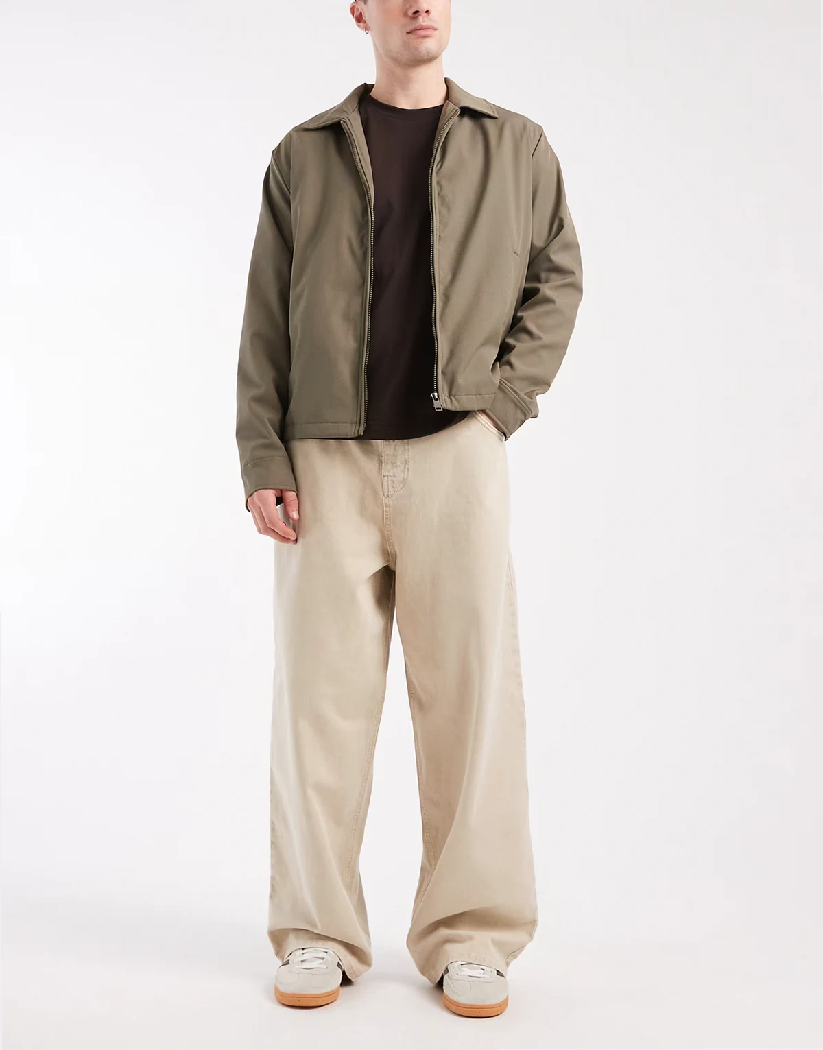 – Jeans zum Reinschlüpfen in Steinbeige mit weitem Bein