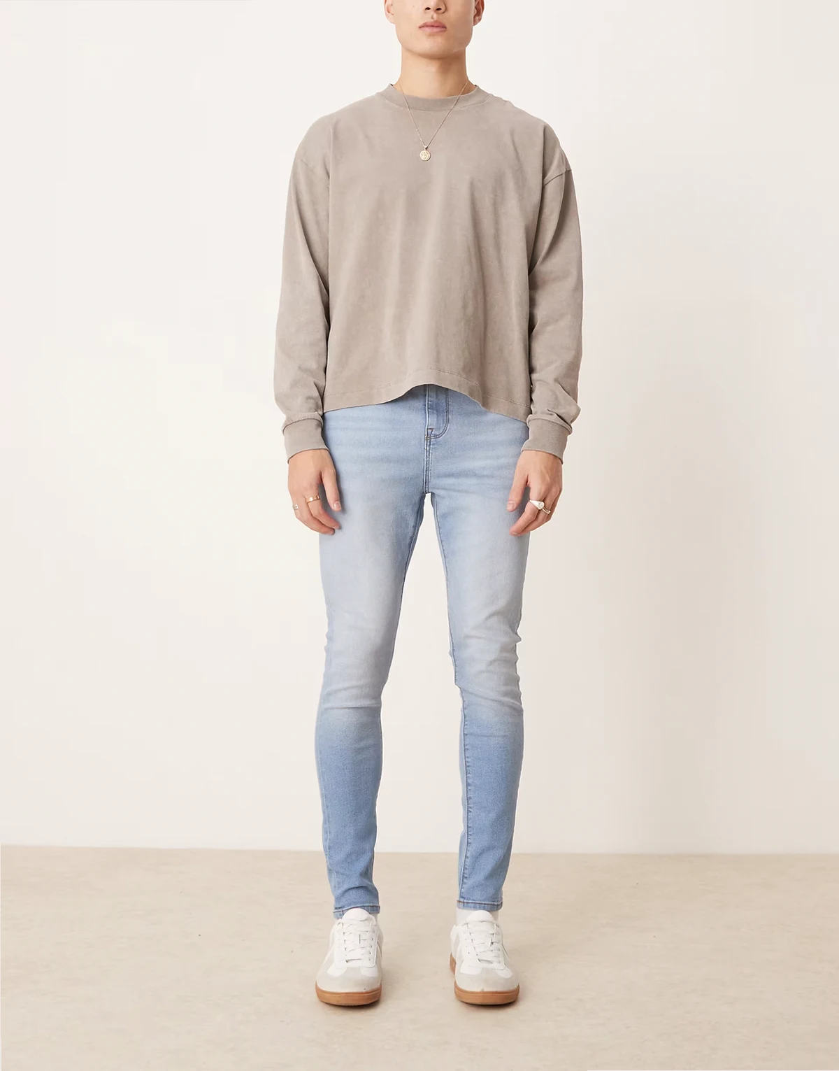 – Jeans aus Power-Stretch in heller Waschung
