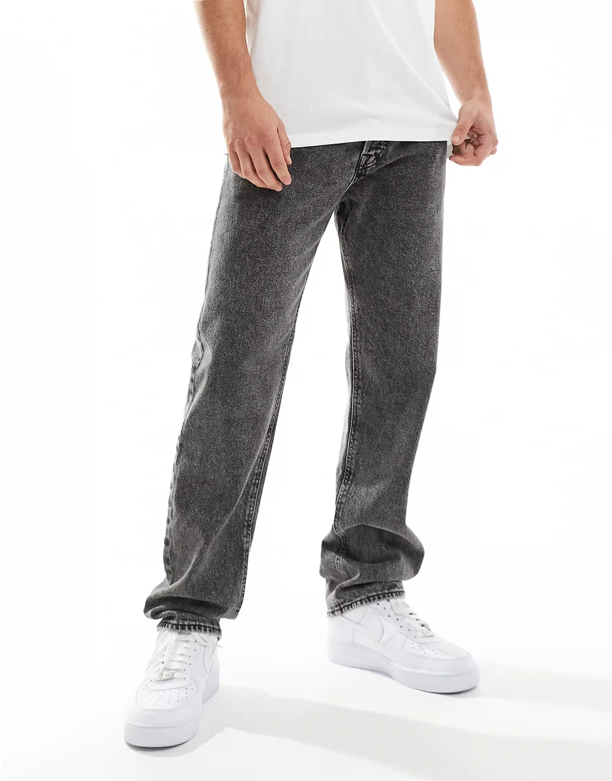 Chris straight leg jeans in washed gray