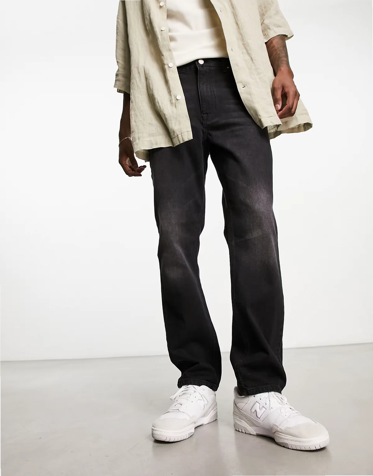 straight leg jeans with stretch in vintage washed black