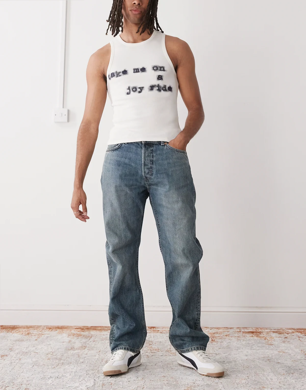 – Space – Relaxed Fit Jeans mit geradem Schnitt und Waschung in Vintage-Blau
