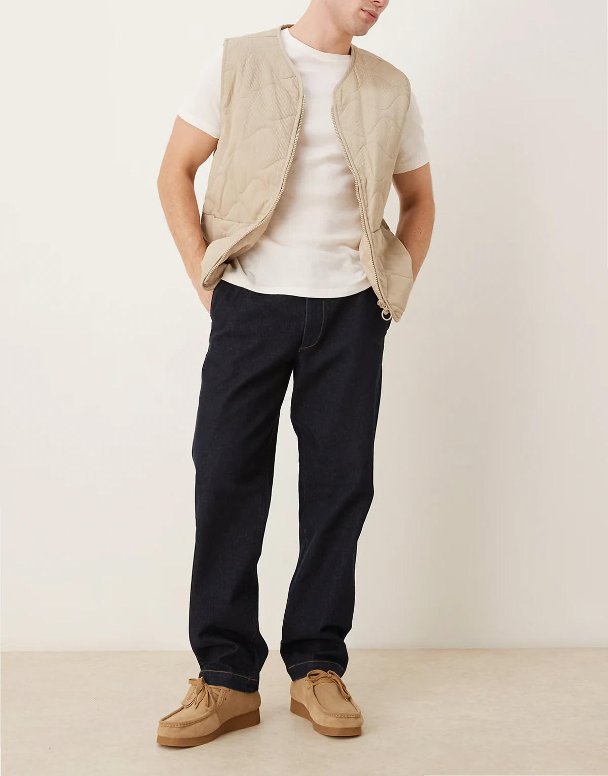 – Straight Jeans in Raw-Waschung