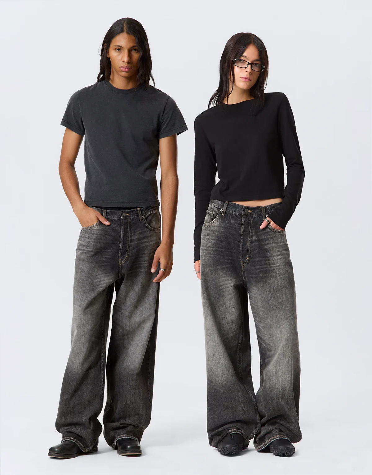 – Astro – Unisex – Jeans in verblasstem Schwarz mit niedrigem Bund und weitem Schnitt