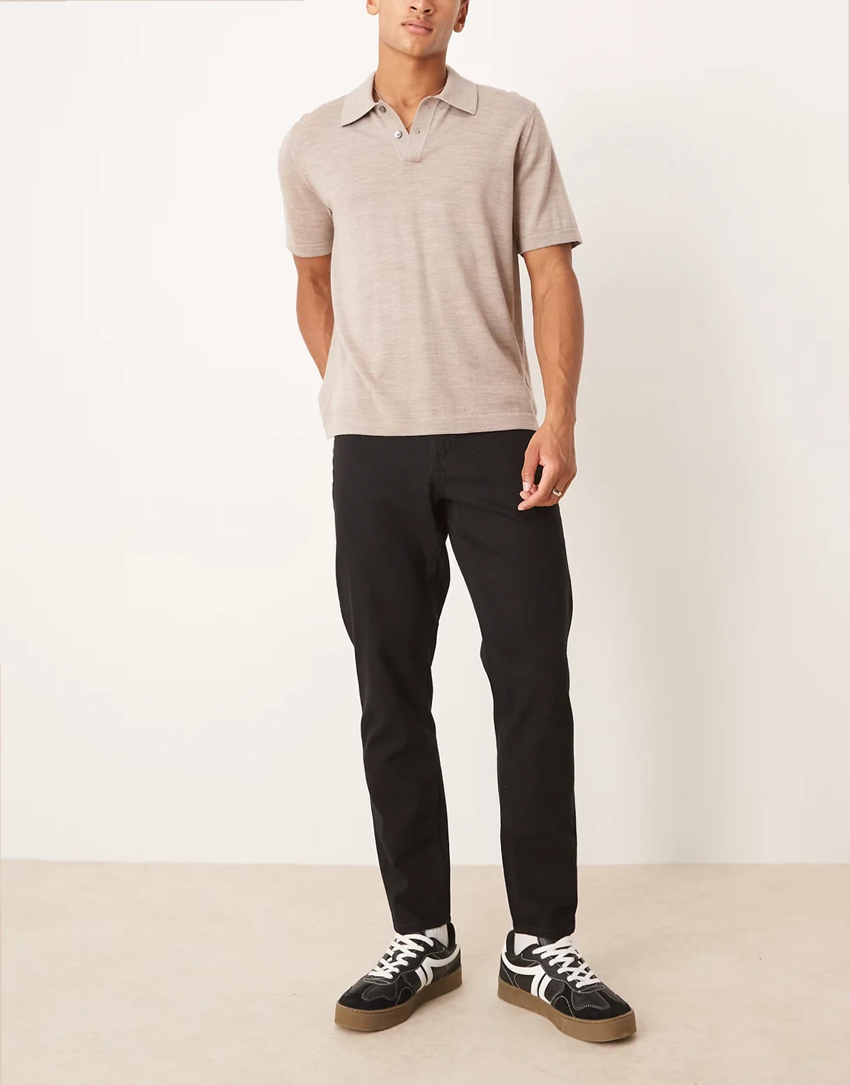 – Karottenjeans in Schwarz