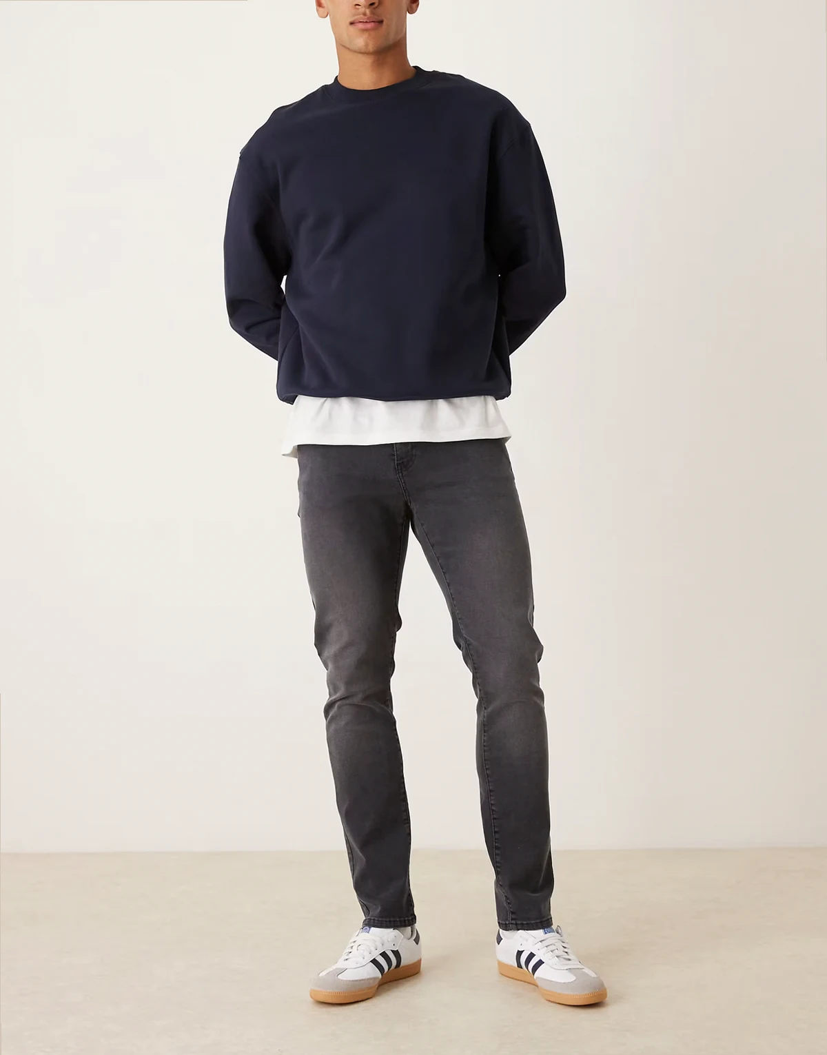 – Schwarze Skinny-Jeans
