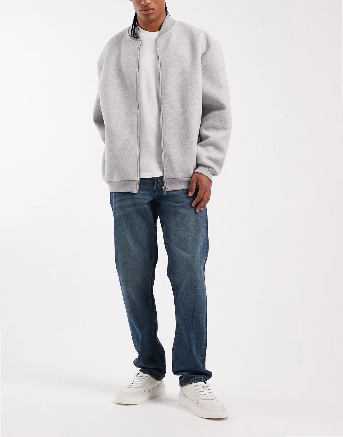 – Slim Fit Jeans in verwaschenem Dunkelblau mit Farbstich