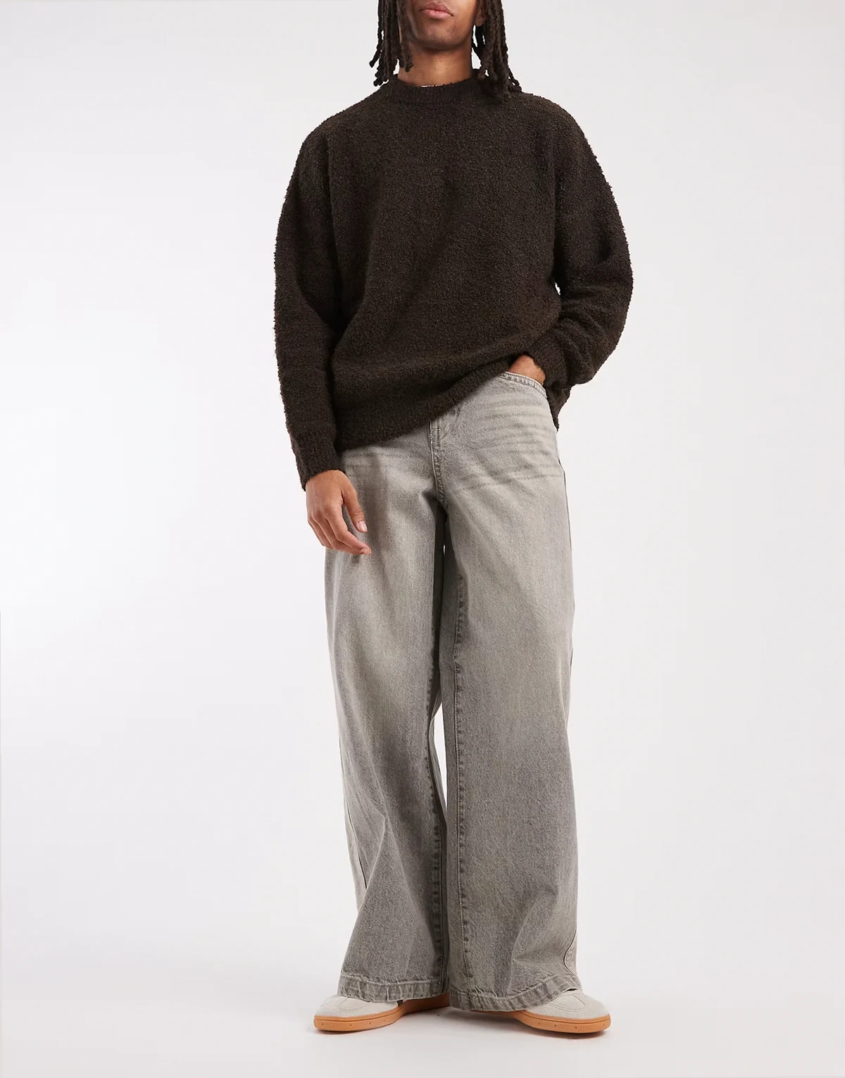 – Loose-Fit-Jeans in verwaschenem Grau mit Seiteneinsatz