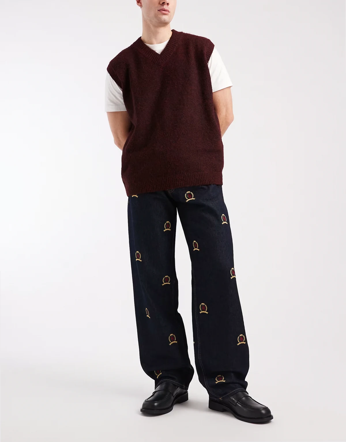 – Jamie – Gerade geschnittene Relaxed-Fit-Jeans in dunkler Waschung mit Wappen-Logomuster