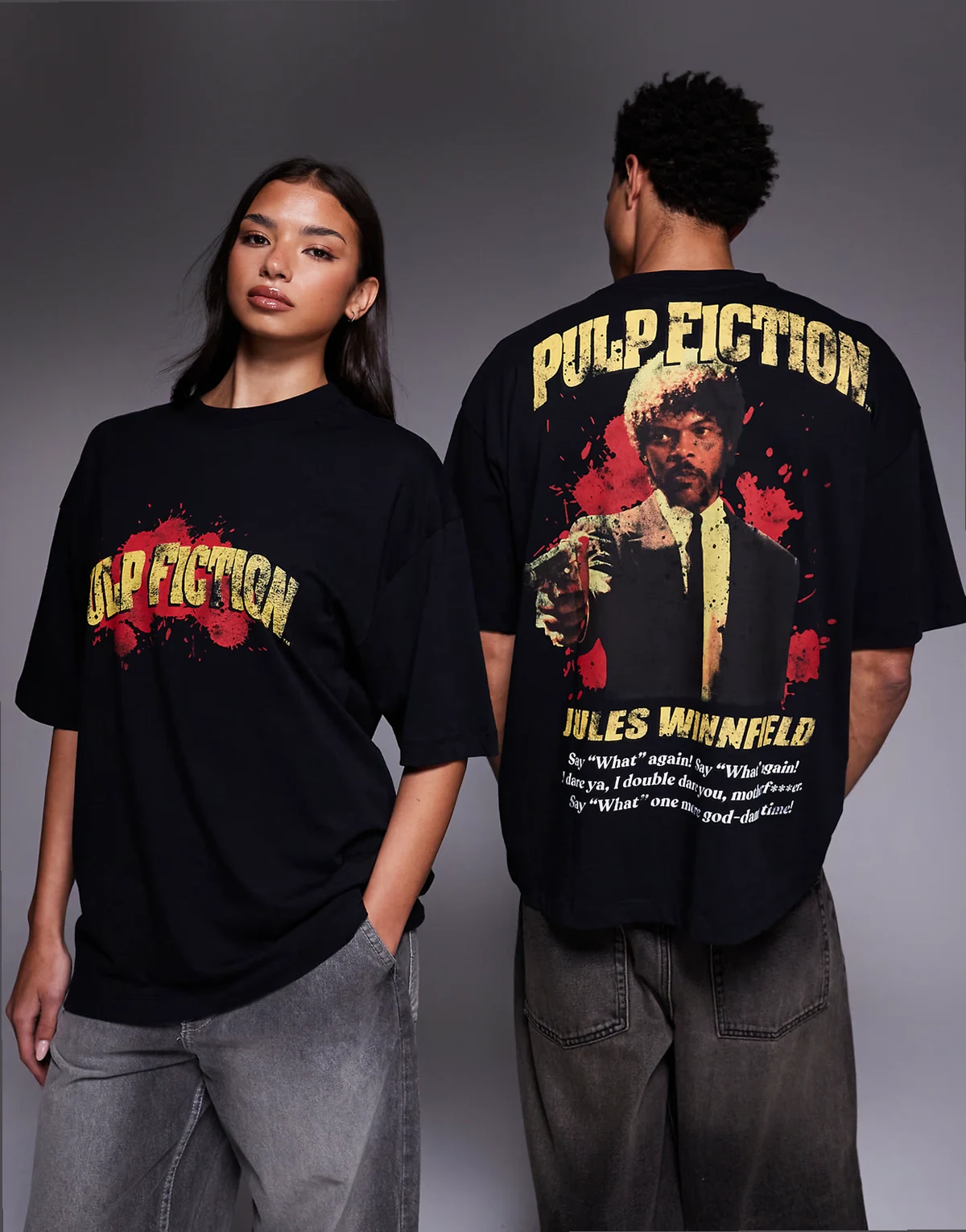 – Unisex-Oversize-T-Shirt in Schwarz mit <em>Pulp Fiction</em>-Print