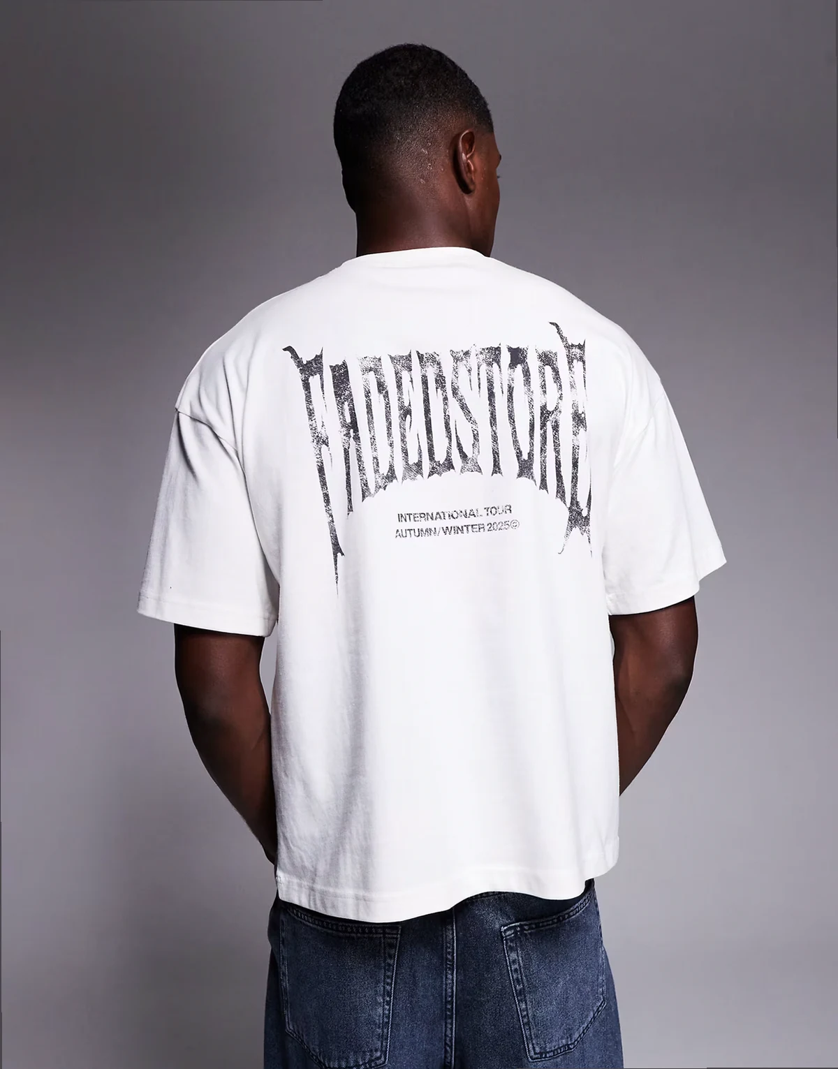 black lettering back and front prints cropped tee in white