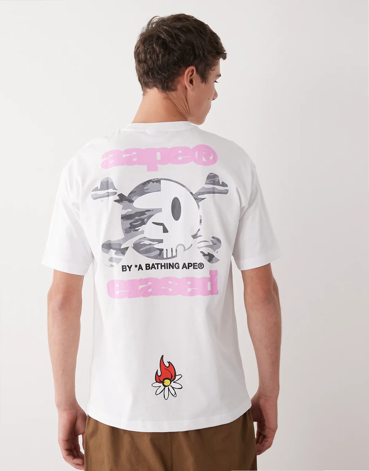 x Erased – Kastiges T-Shirt in Weiß