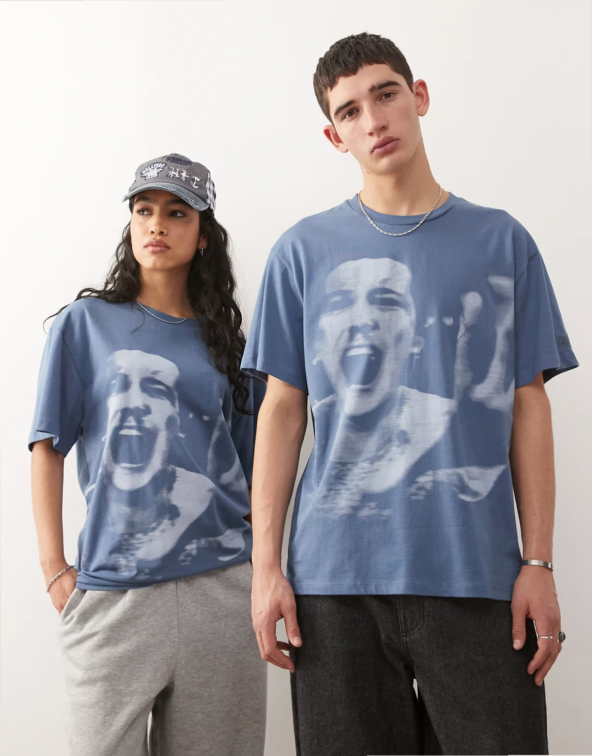x Stranger Things – Unisex-T-Shirt in verwaschenem Blau mit Eleven-Print und Oversize-Schnitt