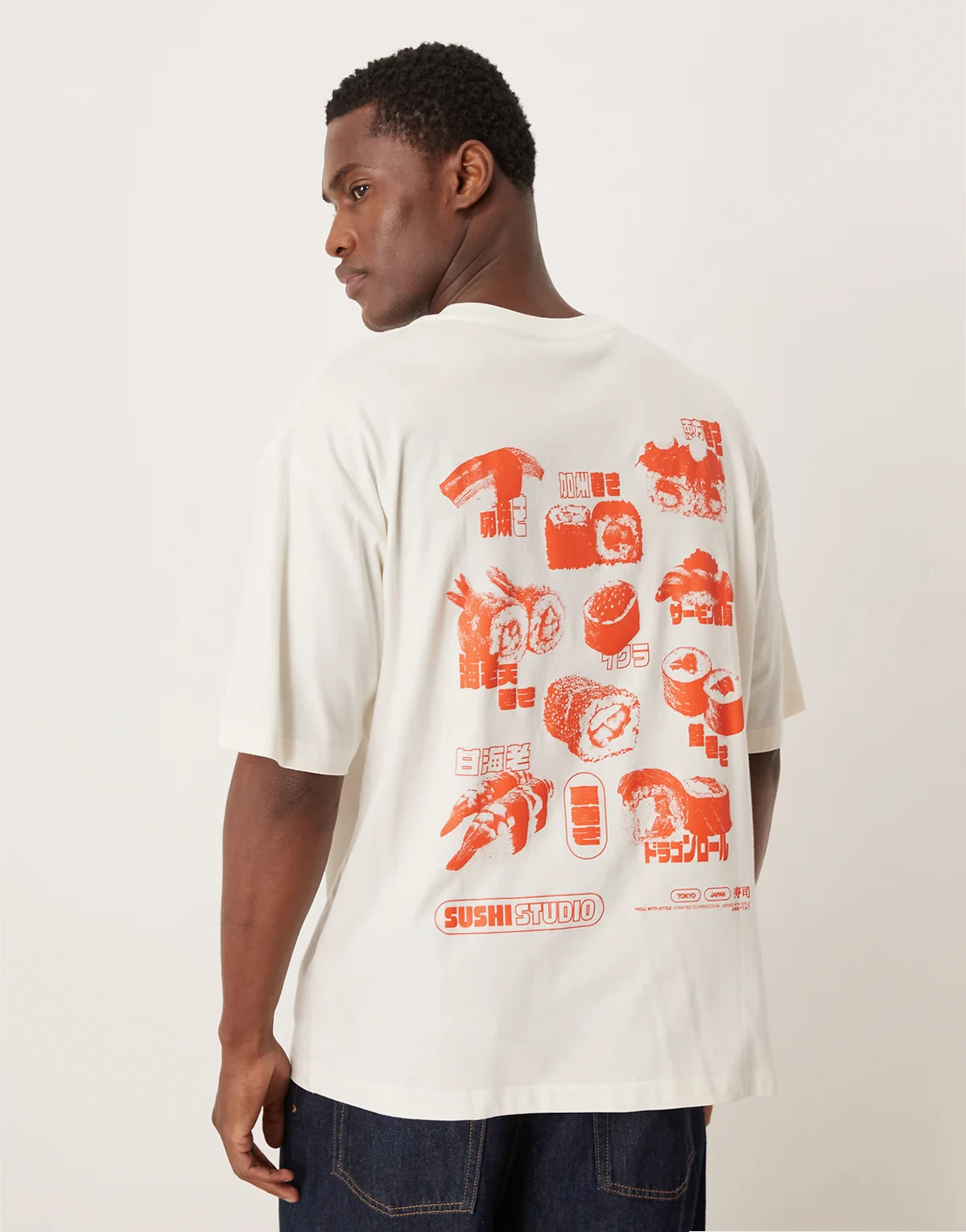 – Oversize-T-Shirt in Weiß mit „Sushi Studio“-Motivprint