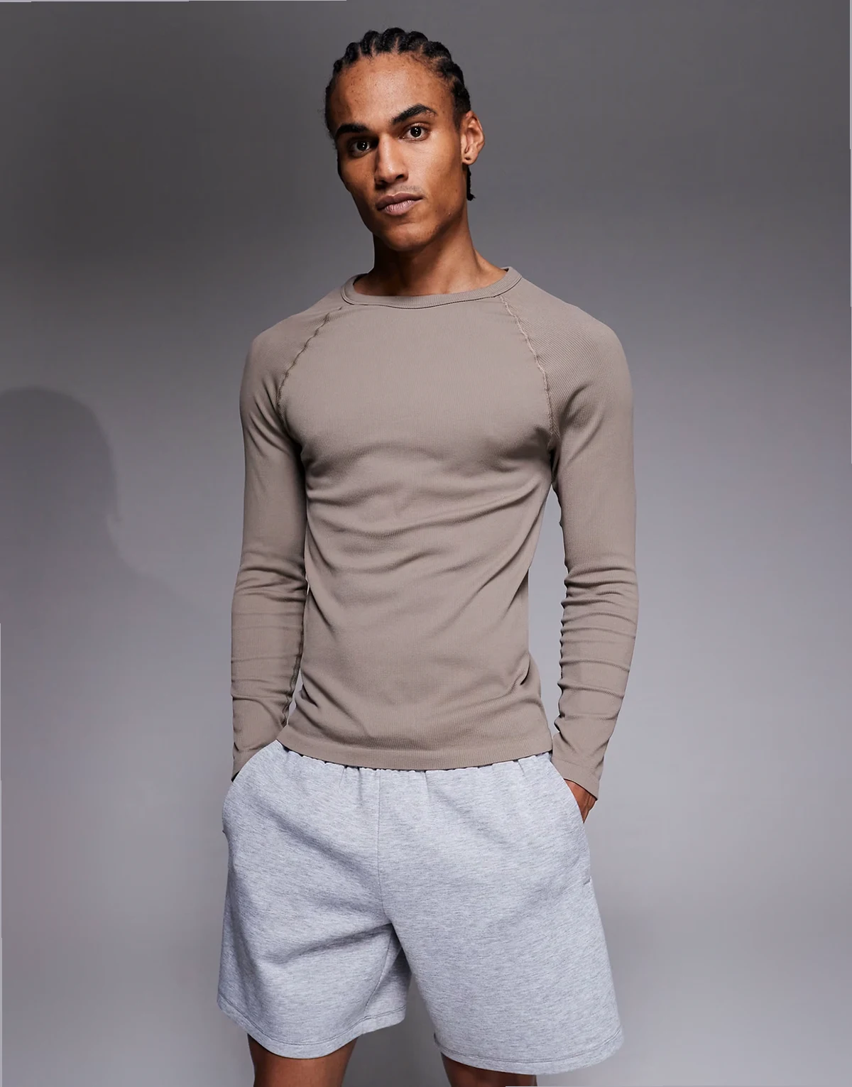 seamless rib knit slim fit long sleeve raglan top in stone