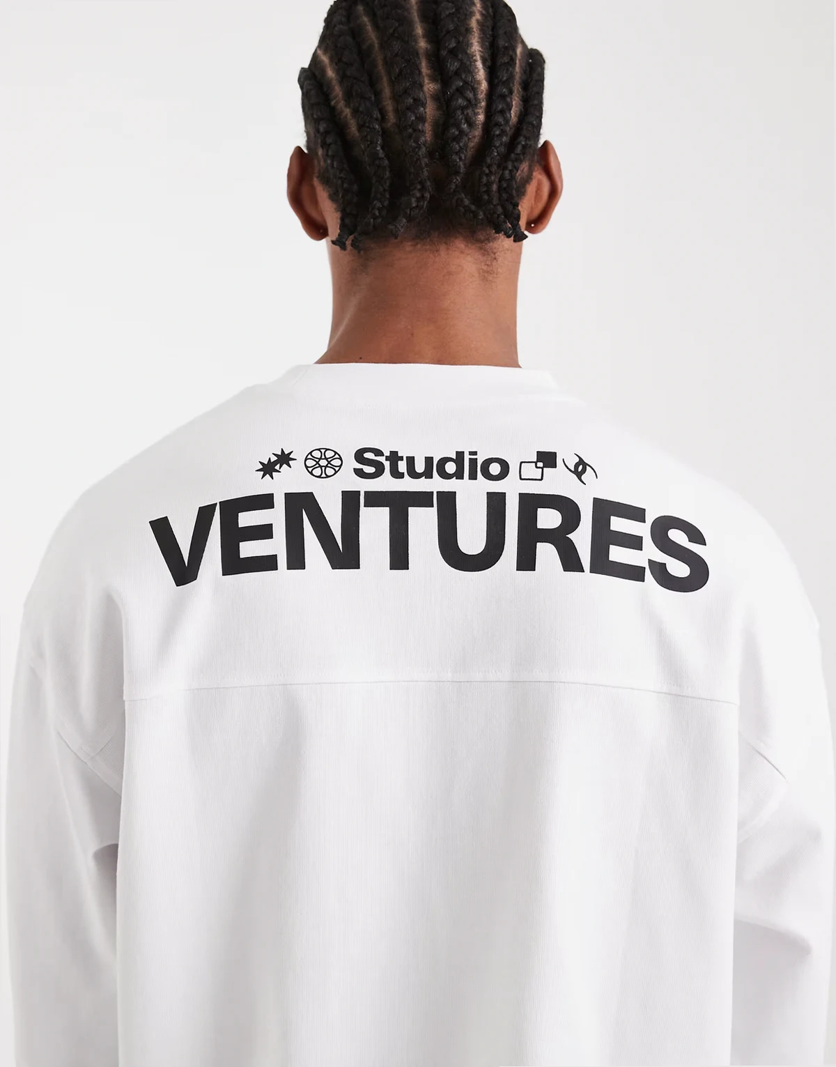 – Circular Design Collection – Bardzo gruby biały T-shirt oversize z grafiką z napisem Venture Studios