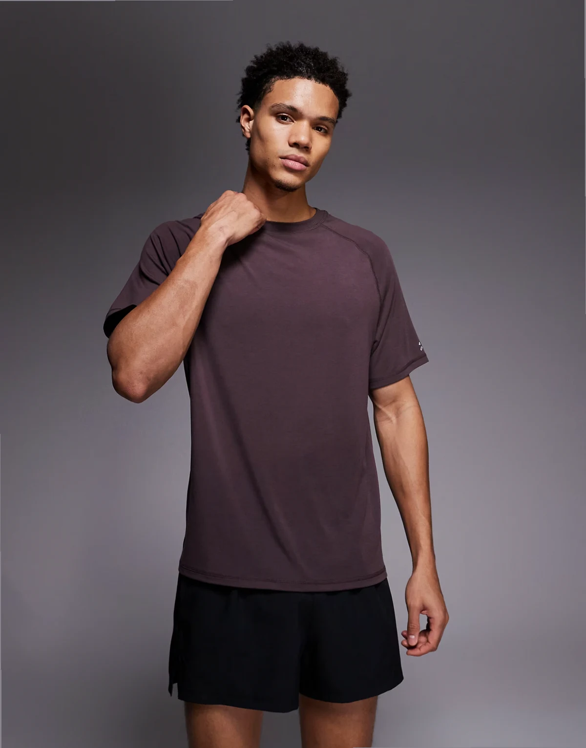 quick dry performance jersey boxy lifting T-shirt in brown