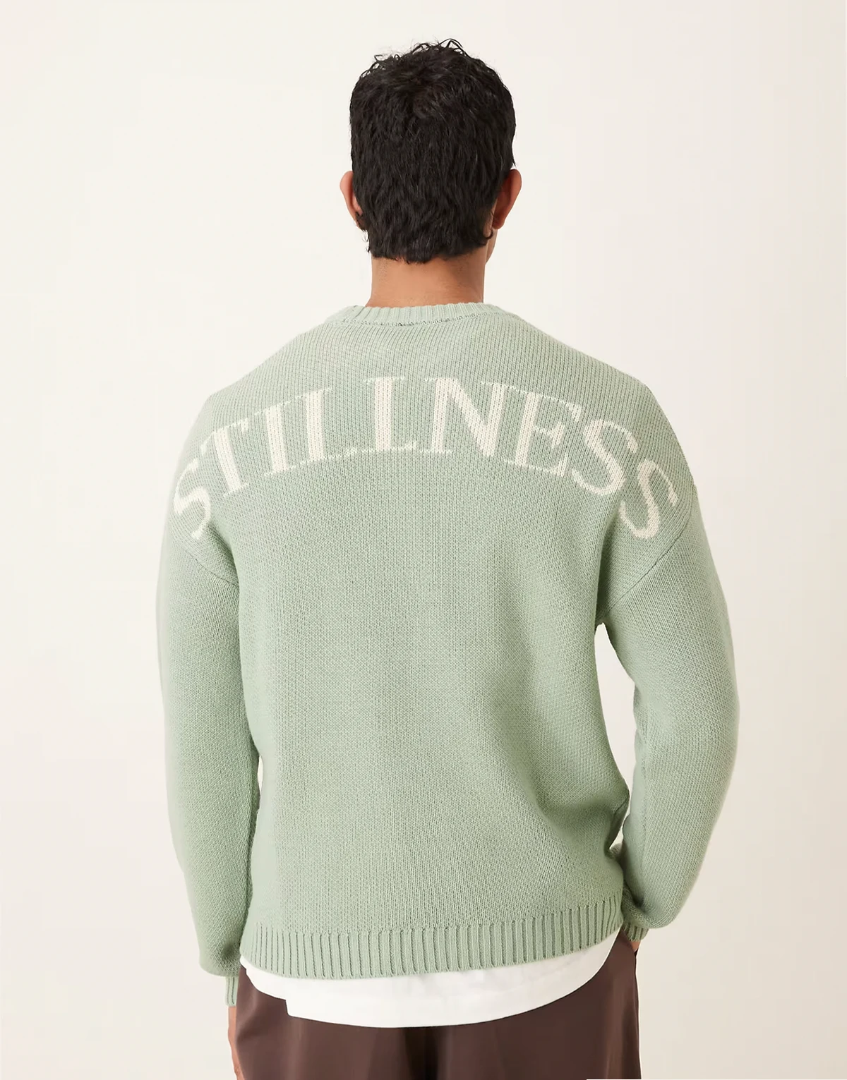 – Oversize-Strickpullover in Salbeigrün mit „Stillness“-Rückenprint