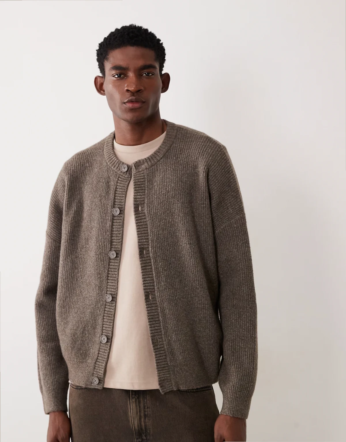 – Oversize-Strickjacke aus Wollmix in Braun mit Patentmuster und Rundhalsausschnitt