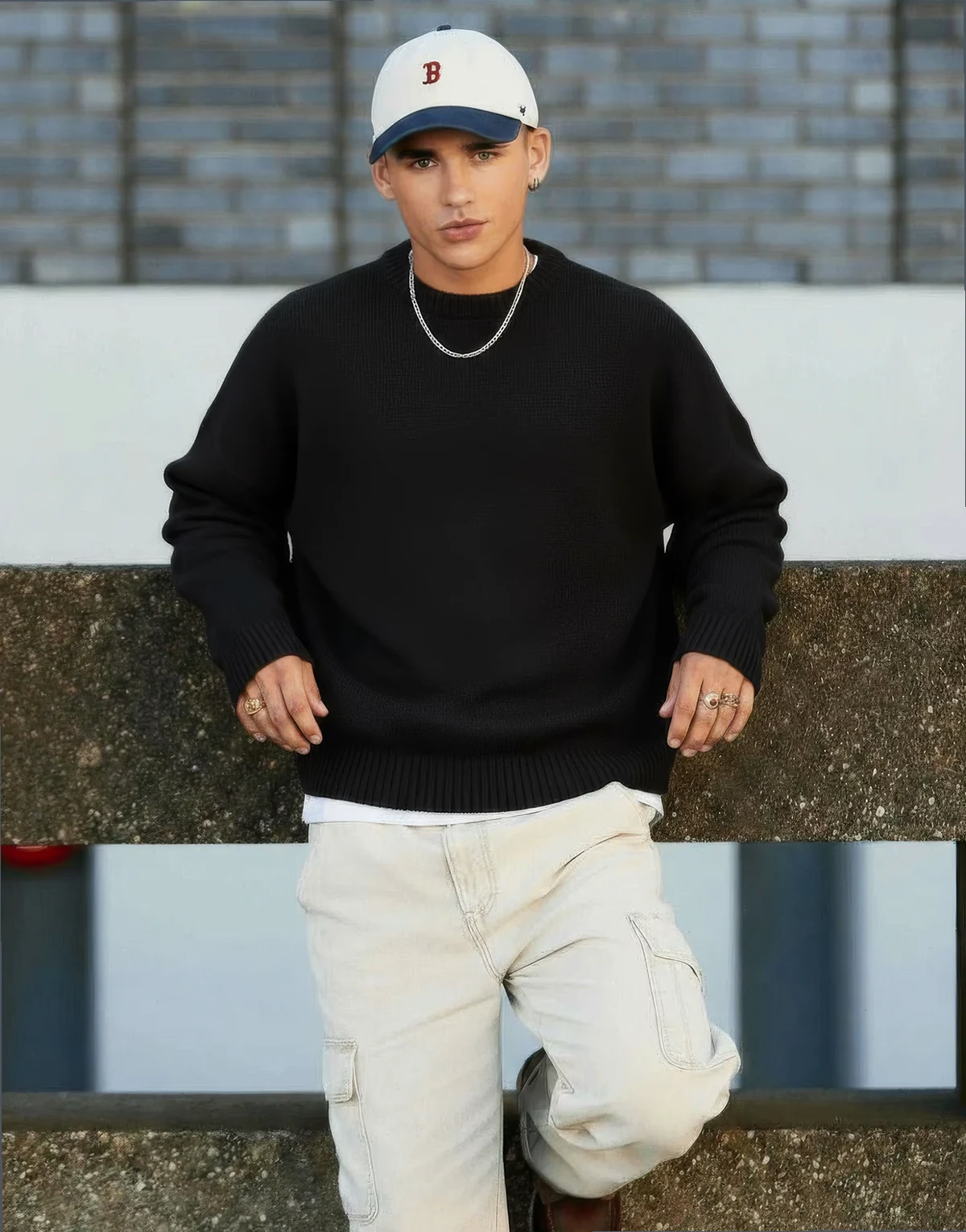 – Super-Oversize-Strickpullover in Boxy-Passform in Schwarz mit Rundhalsausschnitt