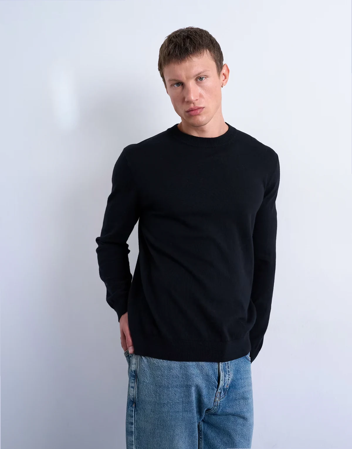 – Essential – Strickpullover in Schwarz mit Rundhalsausschnitt