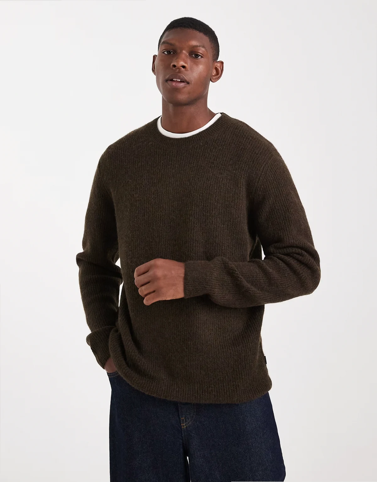 Premium – Brązowy puszysty sweter w prążki