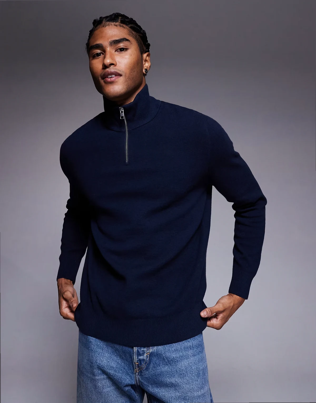 – Relaxed Fit Strickpullover in Marineblau mit halblangem Reißverschluss