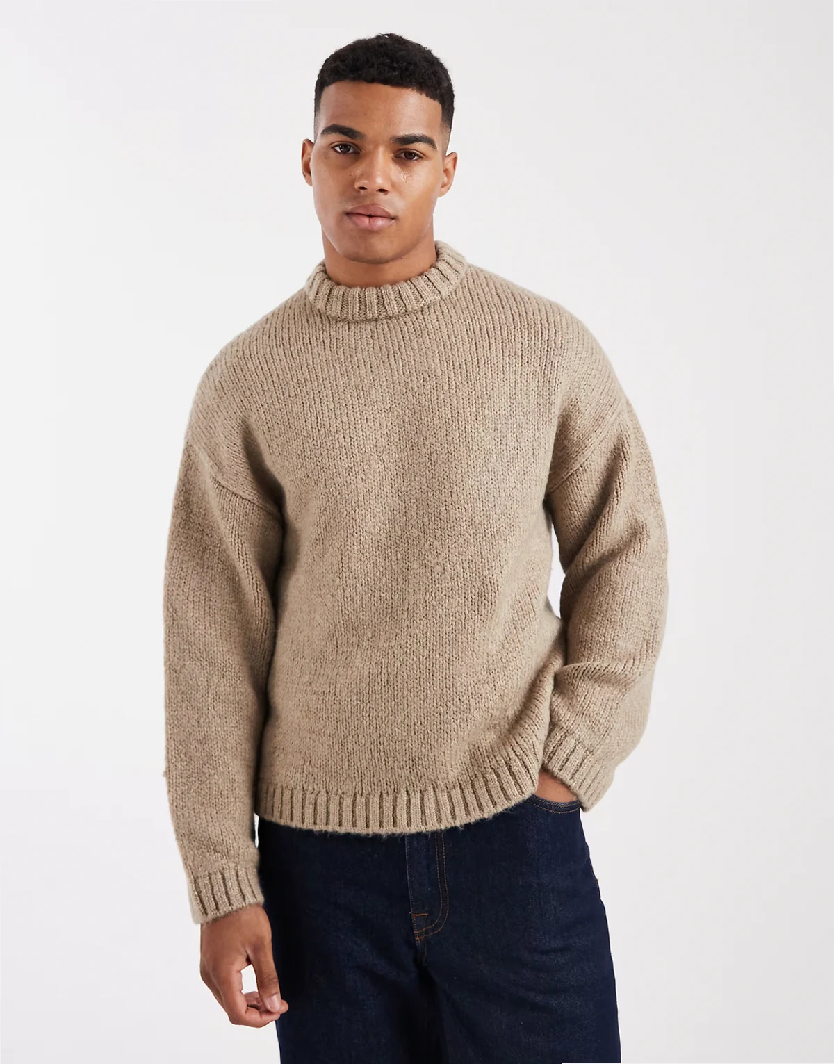 – Oversize-Pullover aus flauschigem Garn in Beige mit Rundhalsausschnitt