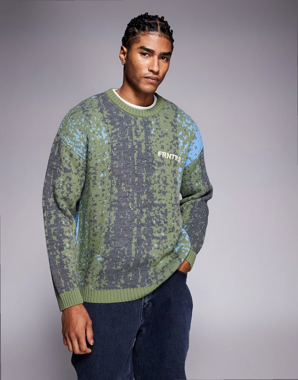 – Relaxed-Fit-Strickpullover mit „FRNTRS“-Stickerei und mehrfarbigem Farbverlauf