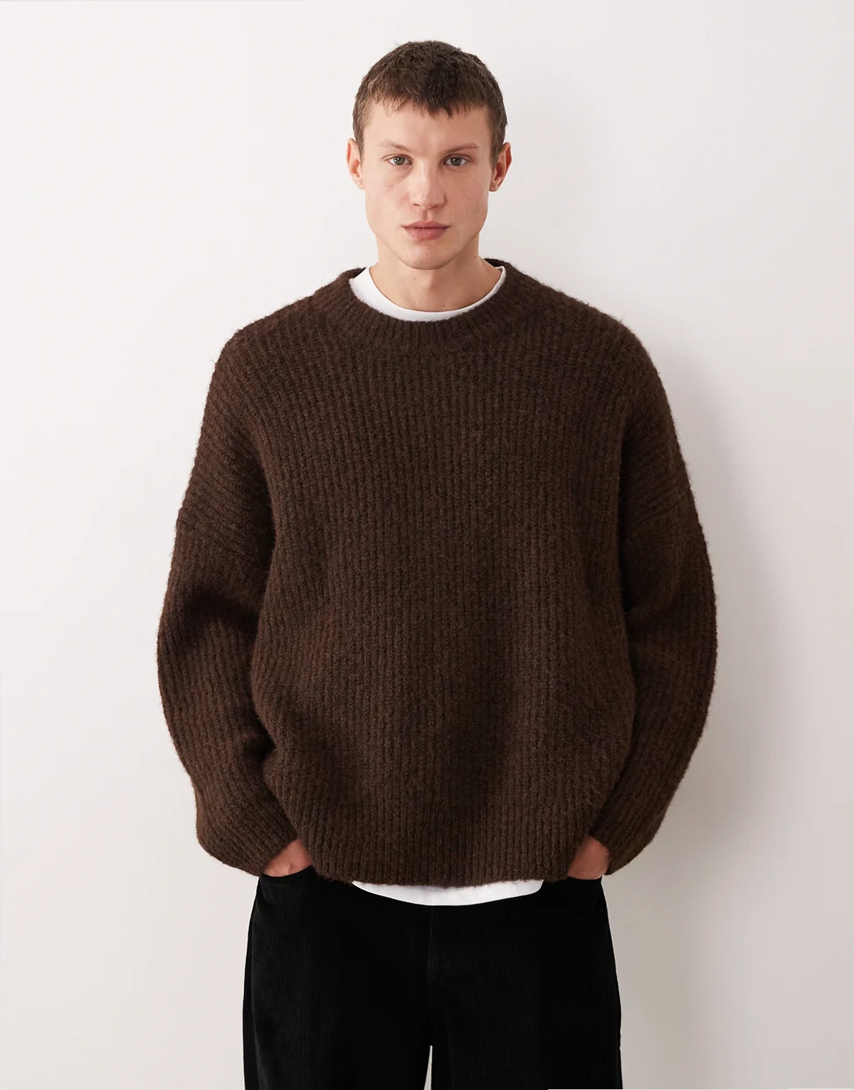 – Super-Oversize-Strickpullover in Braun mit Rundhalsausschnitt