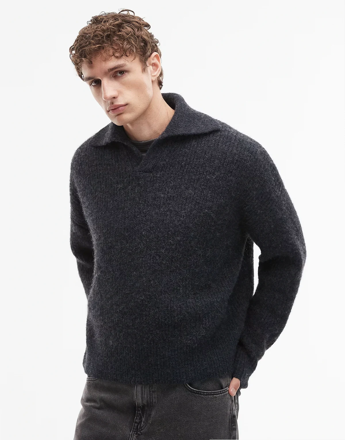 – Kastiger Polo-Strickpullover in Marineblau