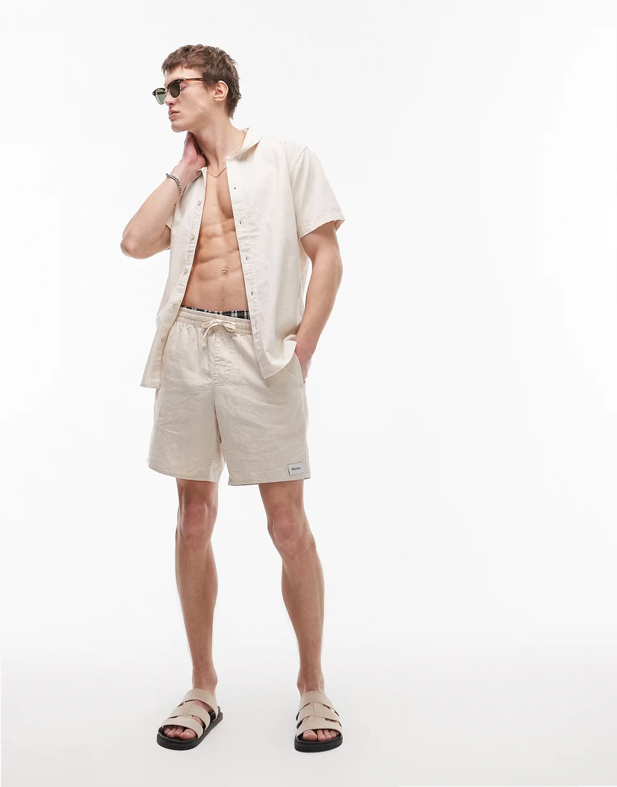 – Klassische Jam-Shorts aus Leinen in Creme