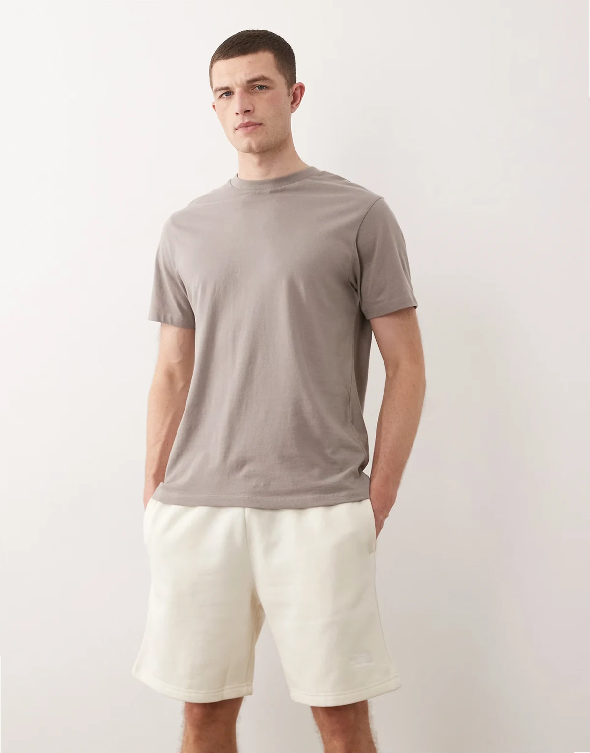 Evolution Simple Dome shorts in cream