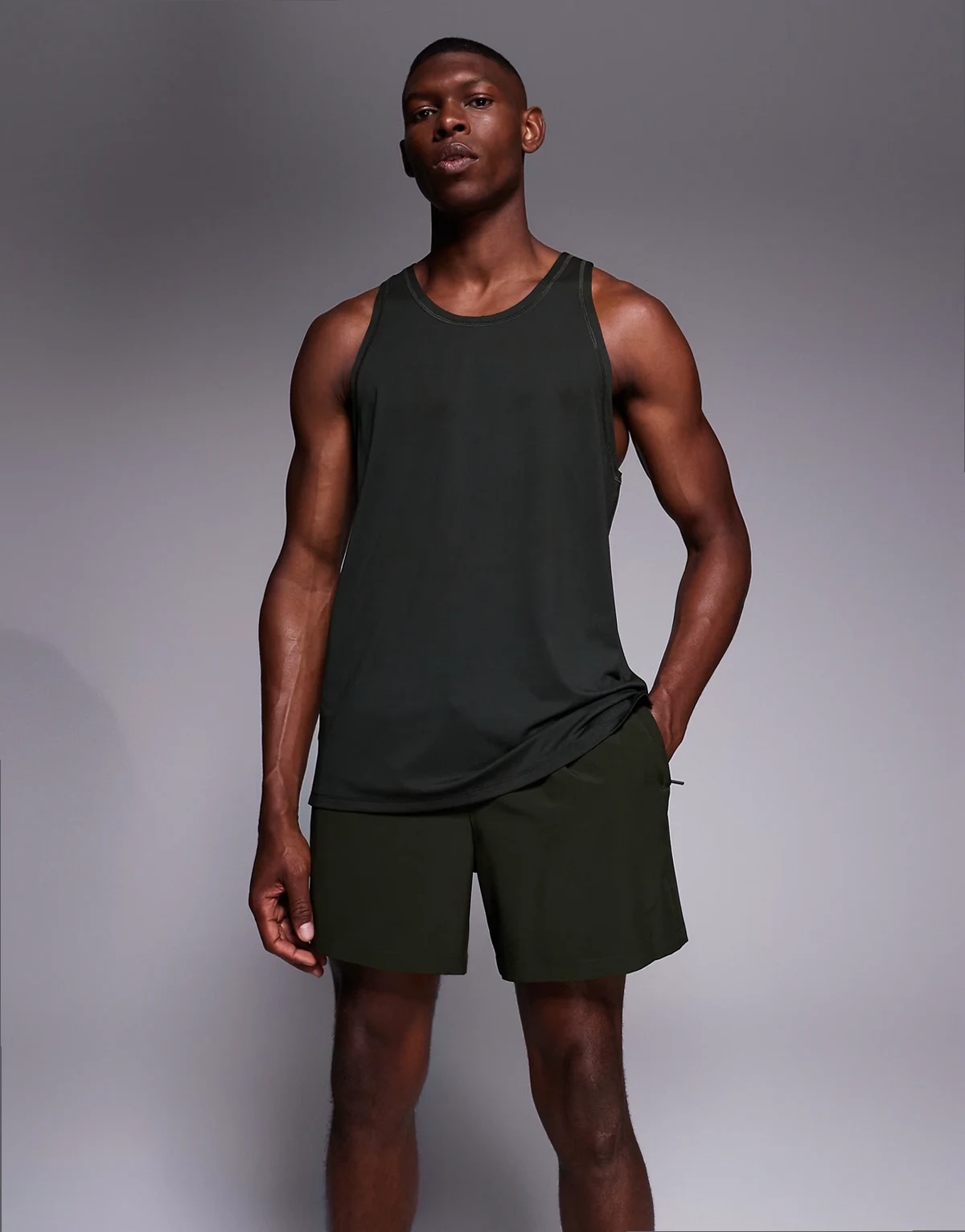 – Icon 5 – Schnelltrocknende Trainingsshorts in Khaki mit Reißverschlusstaschen