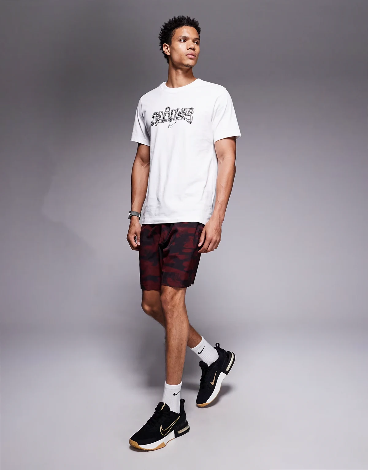 Form Dri-FIT 7 inch shorts in burgundy print