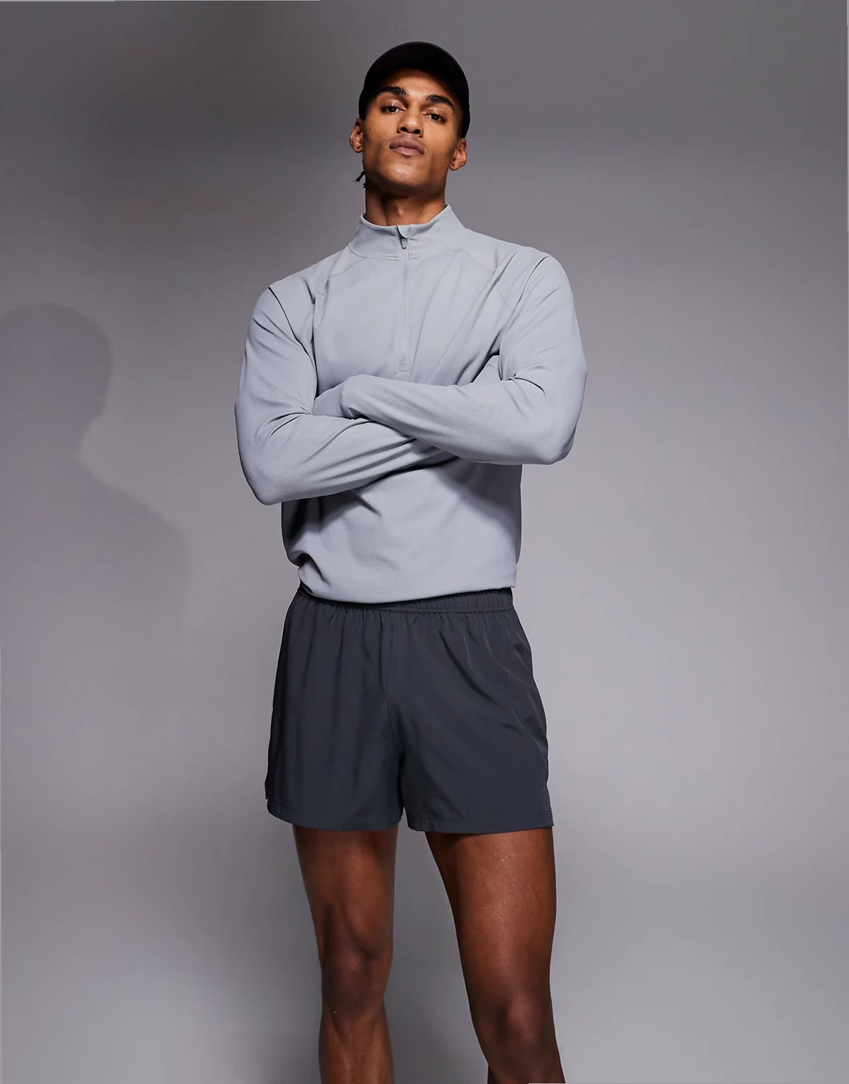 – Icon – Schnelltrocknende Lauf-Shorts in Anthrazit mit Handytasche hinten, 8 cm Schrittlänge