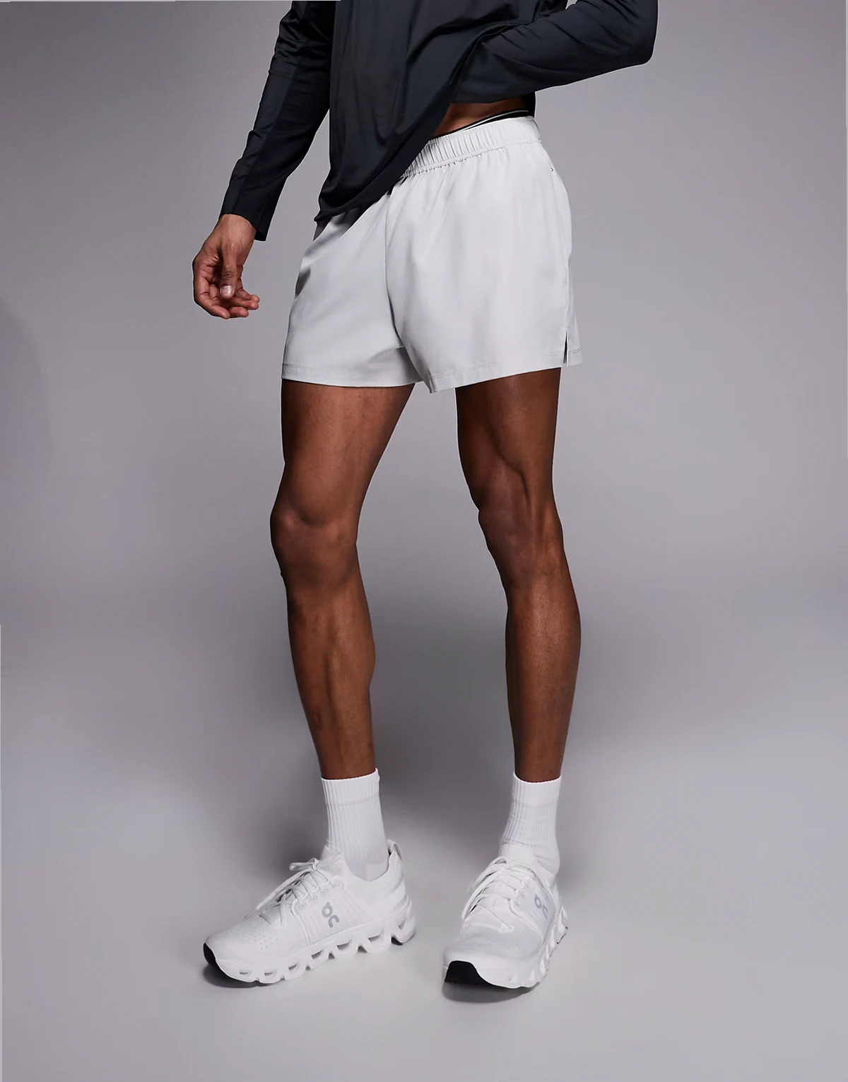 – Icon – Szare szybkoschnące szorty do biegania o długości 8 cm z zapinaną na suwak kieszenią na telefon z tyłu